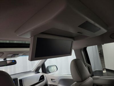 2017 Toyota Sienna XLE Premium 8 Passenger
