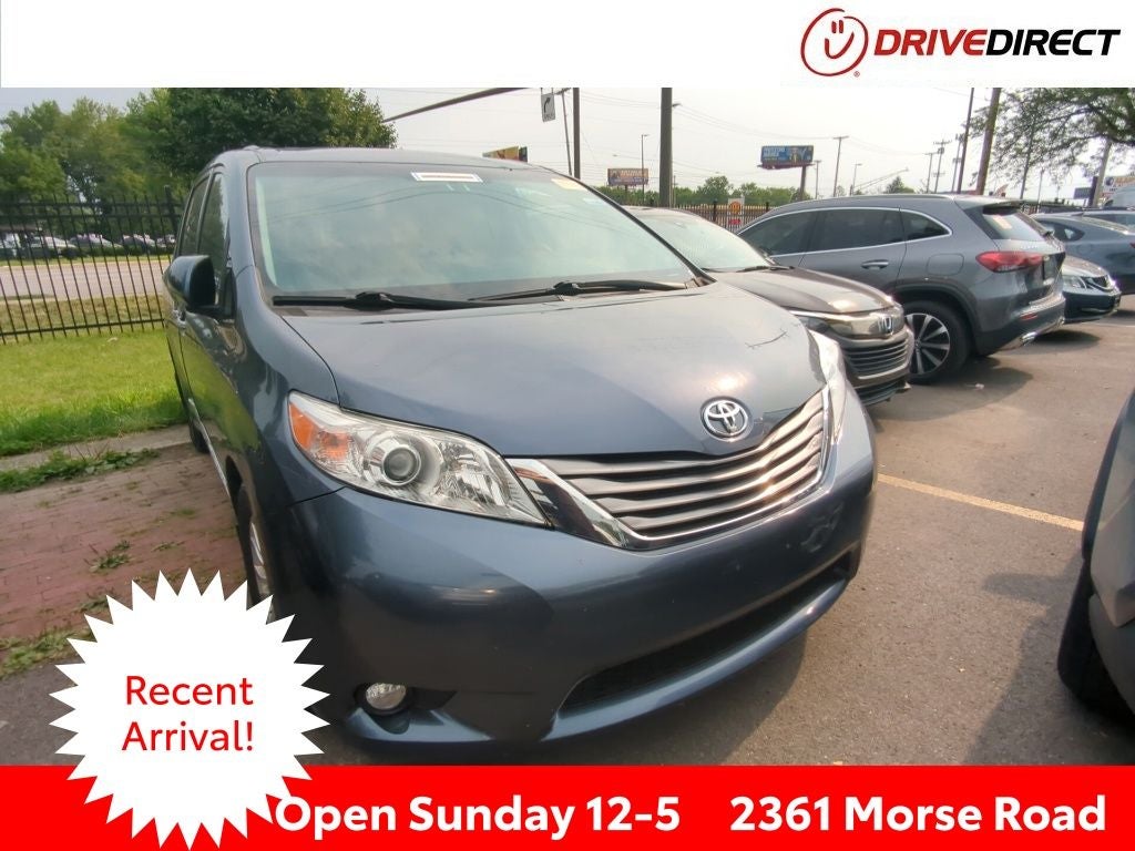 2017 Toyota Sienna XLE Premium 8 Passenger