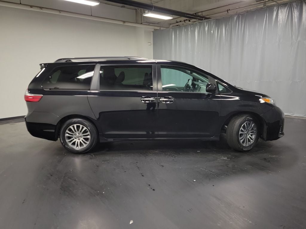 2020 Toyota Sienna XLE 7 Passenger