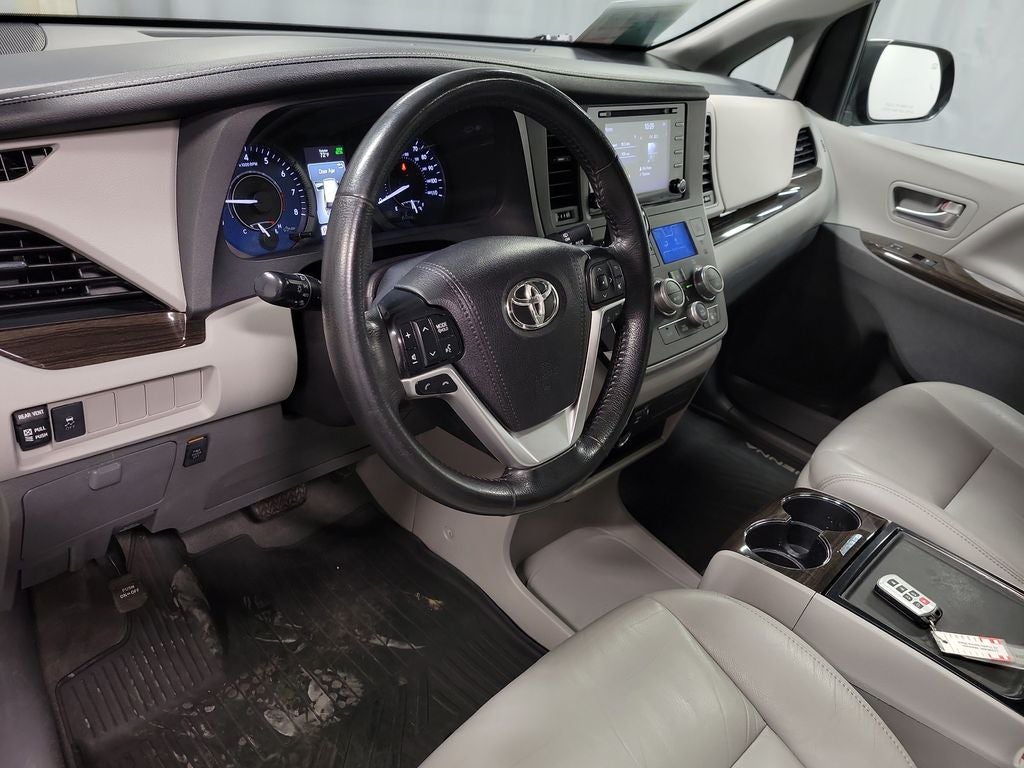 2020 Toyota Sienna XLE 7 Passenger