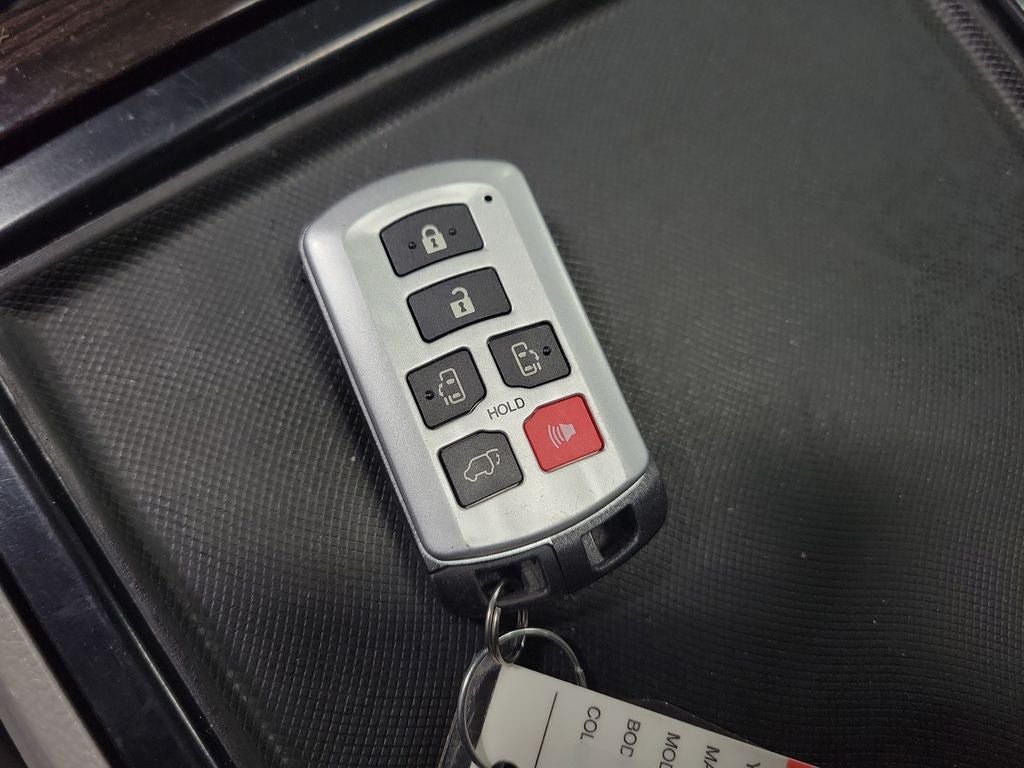 2020 Toyota Sienna XLE 7 Passenger