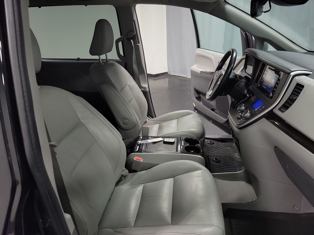 2020 Toyota Sienna XLE 7 Passenger