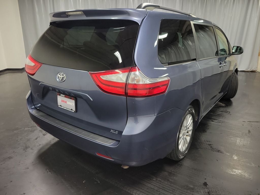 2017 Toyota Sienna XLE 8 Passenger