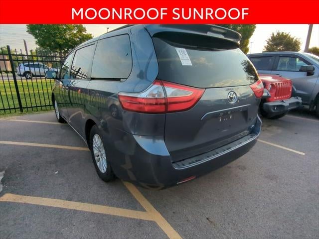 2017 Toyota Sienna XLE 8 Passenger