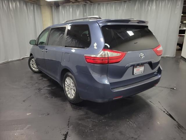 2017 Toyota Sienna XLE 8 Passenger
