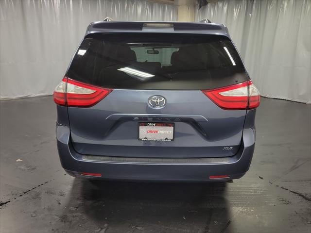 2017 Toyota Sienna XLE 8 Passenger
