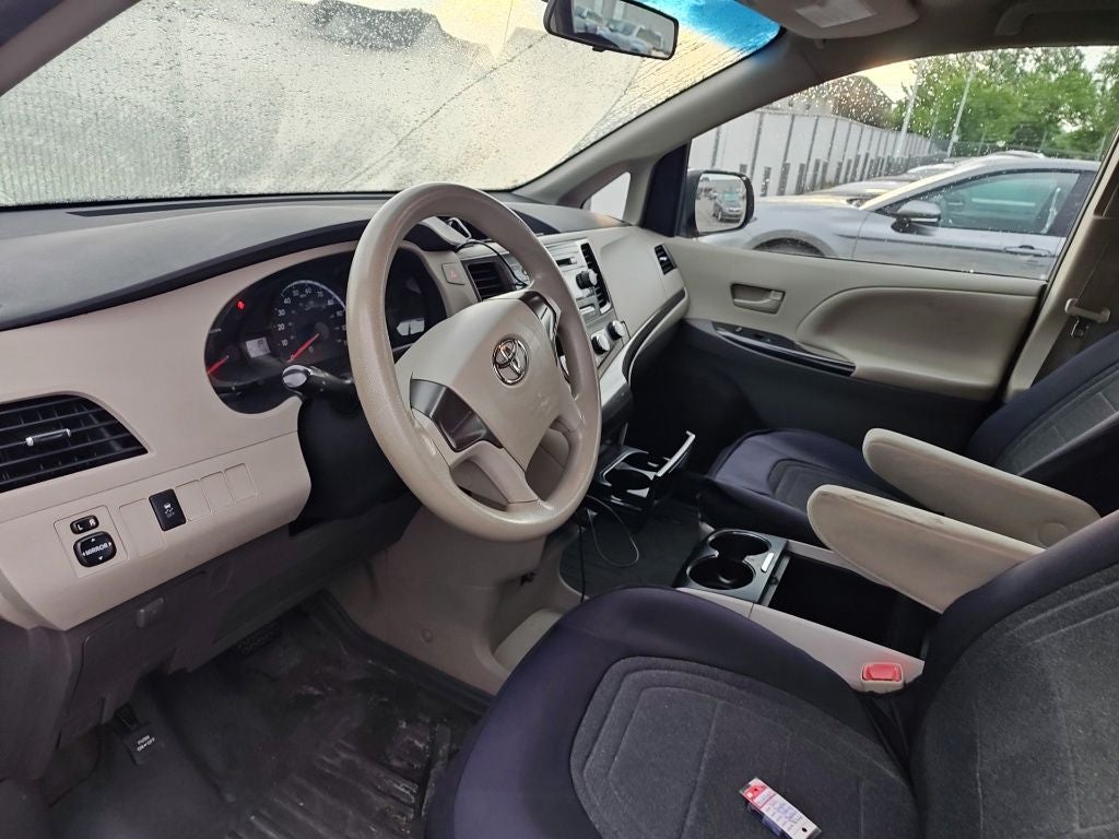 2013 Toyota Sienna L 7 Passenger