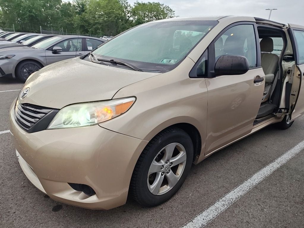 2013 Toyota Sienna L 7 Passenger