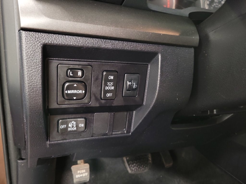 2017 Toyota Tundra SR5 4.6L V8