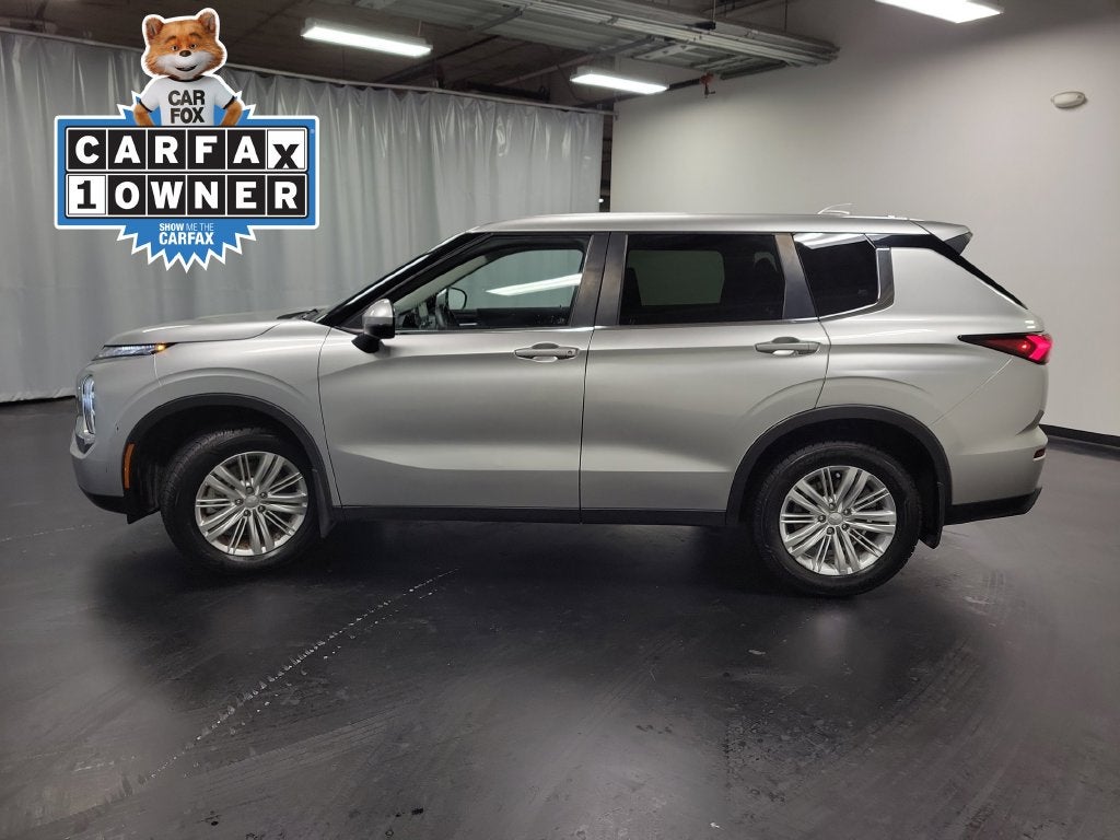 2023 Mitsubishi Outlander ES