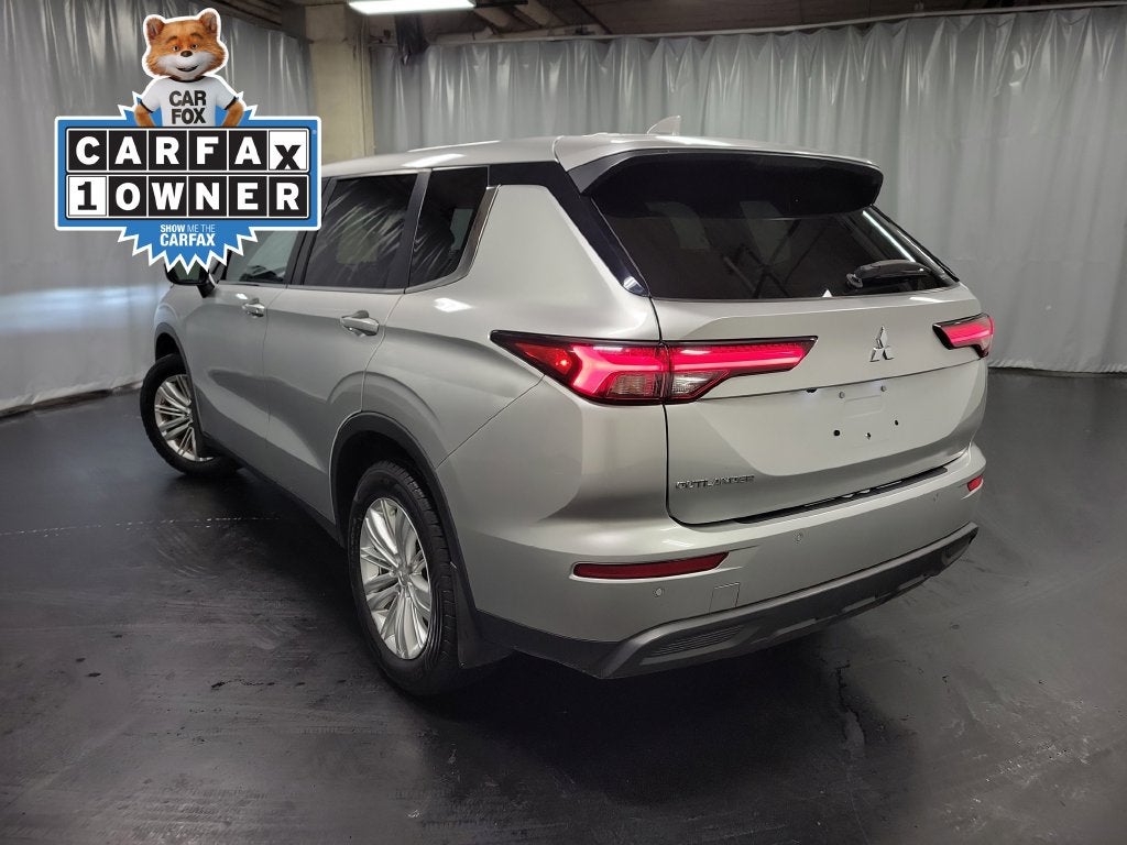 2023 Mitsubishi Outlander ES