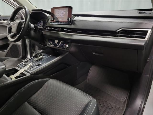 2023 Mitsubishi Outlander ES
