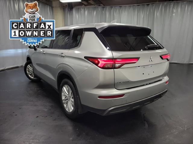 2023 Mitsubishi Outlander ES