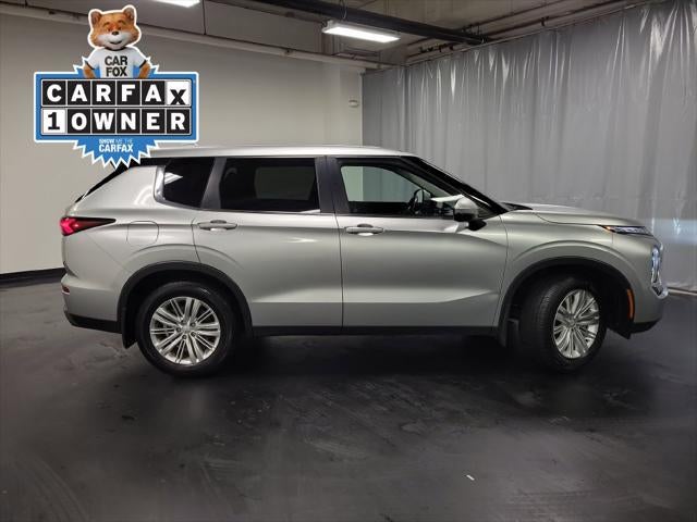 2023 Mitsubishi Outlander ES