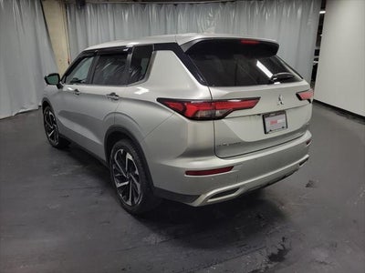 2022 Mitsubishi Outlander SE