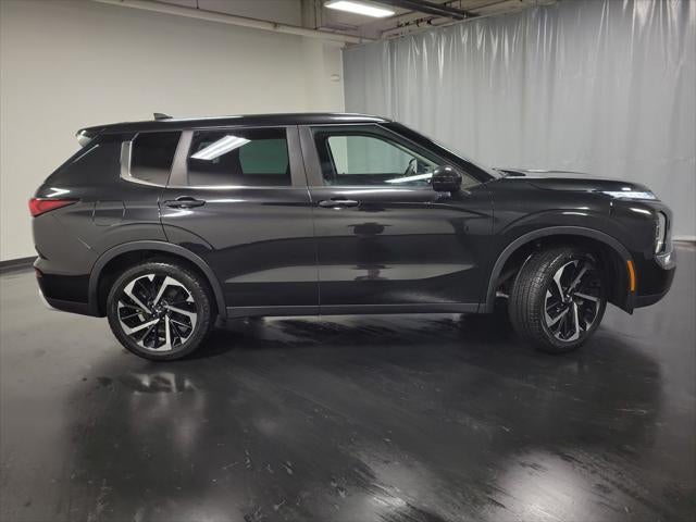 2023 Mitsubishi Outlander SE