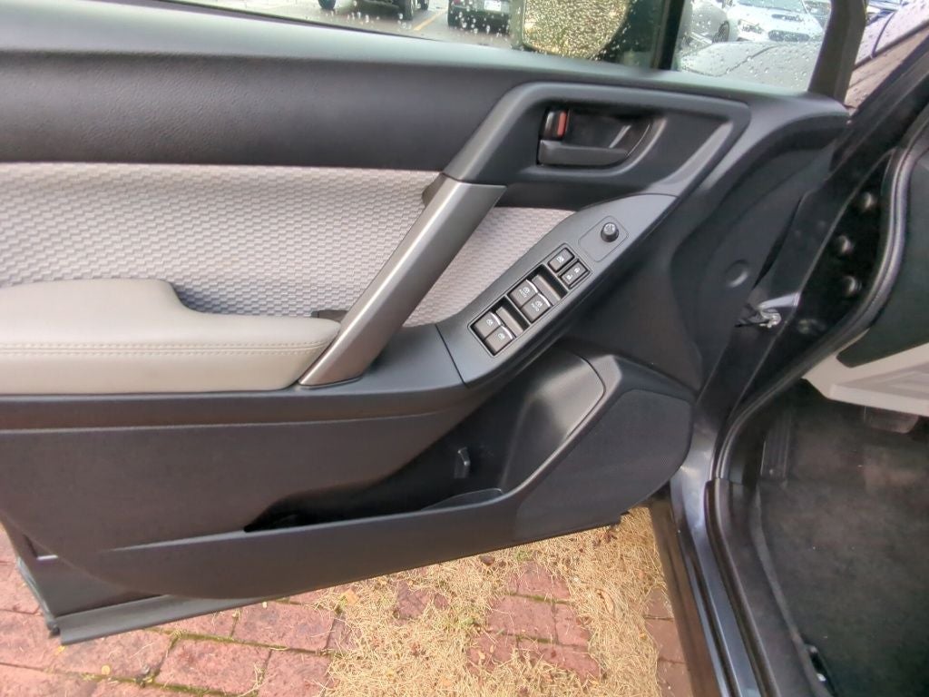 2017 Subaru Forester 2.5i