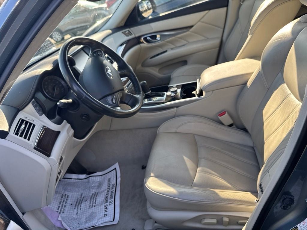 2017 INFINITI Q70L 3.7X