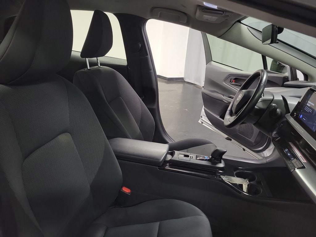 2023 Toyota Prius LE