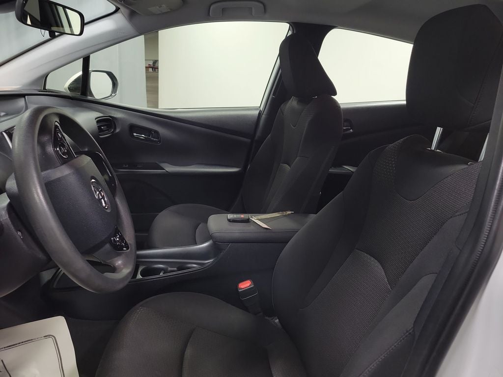 2022 Toyota Prius LE