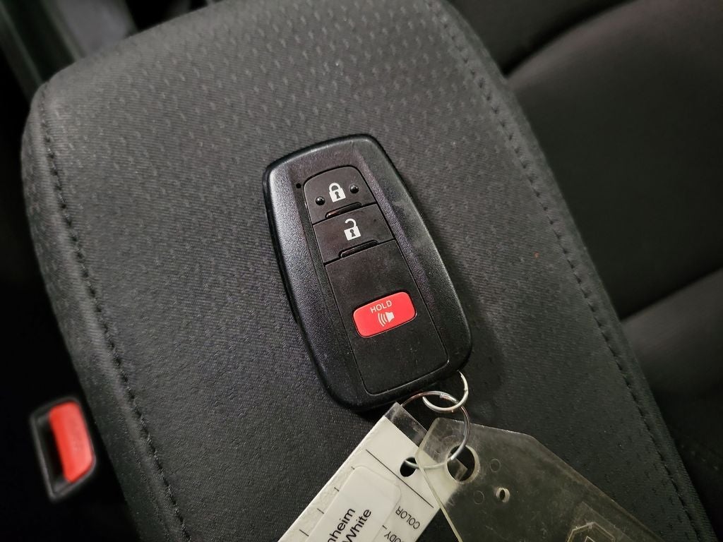 2022 Toyota Prius LE