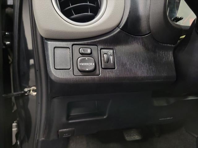 2012 Toyota Yaris LE