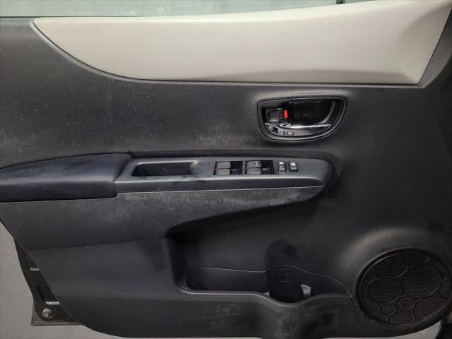 2012 Toyota Yaris LE