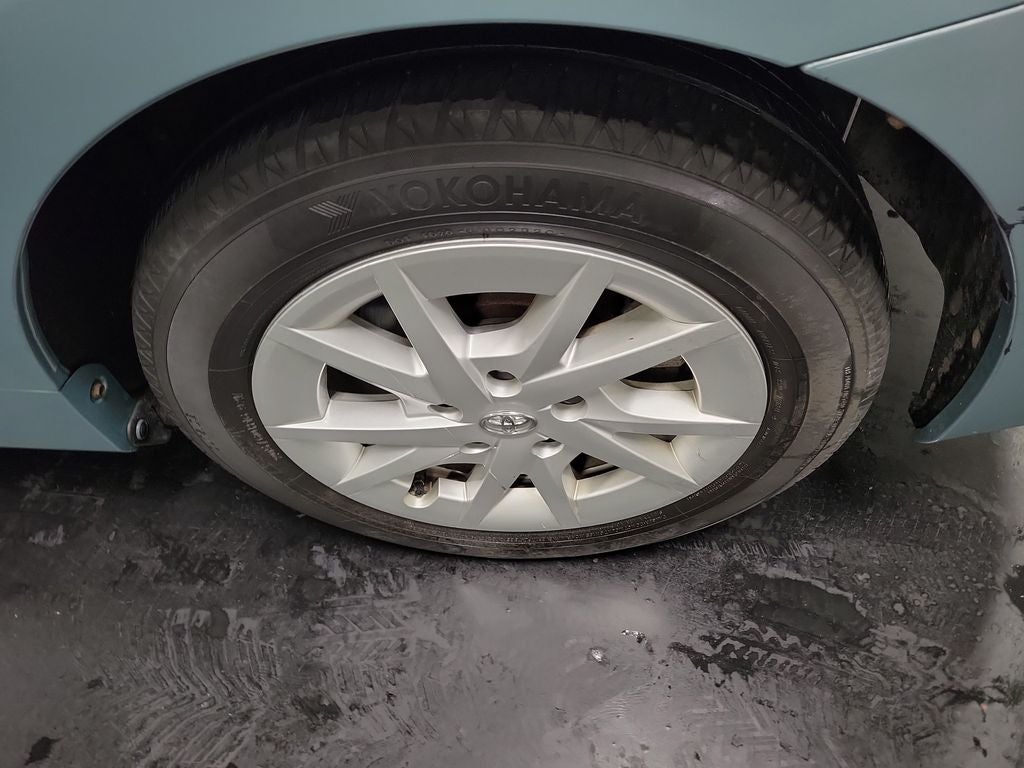 2013 Toyota Prius v Two