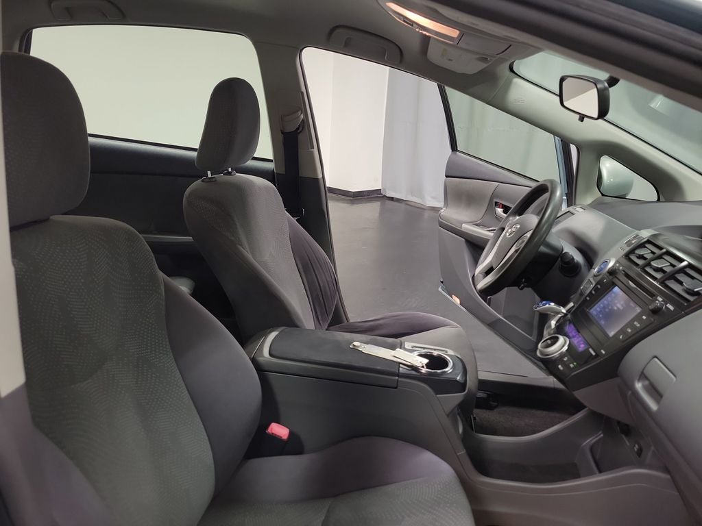 2013 Toyota Prius v Two