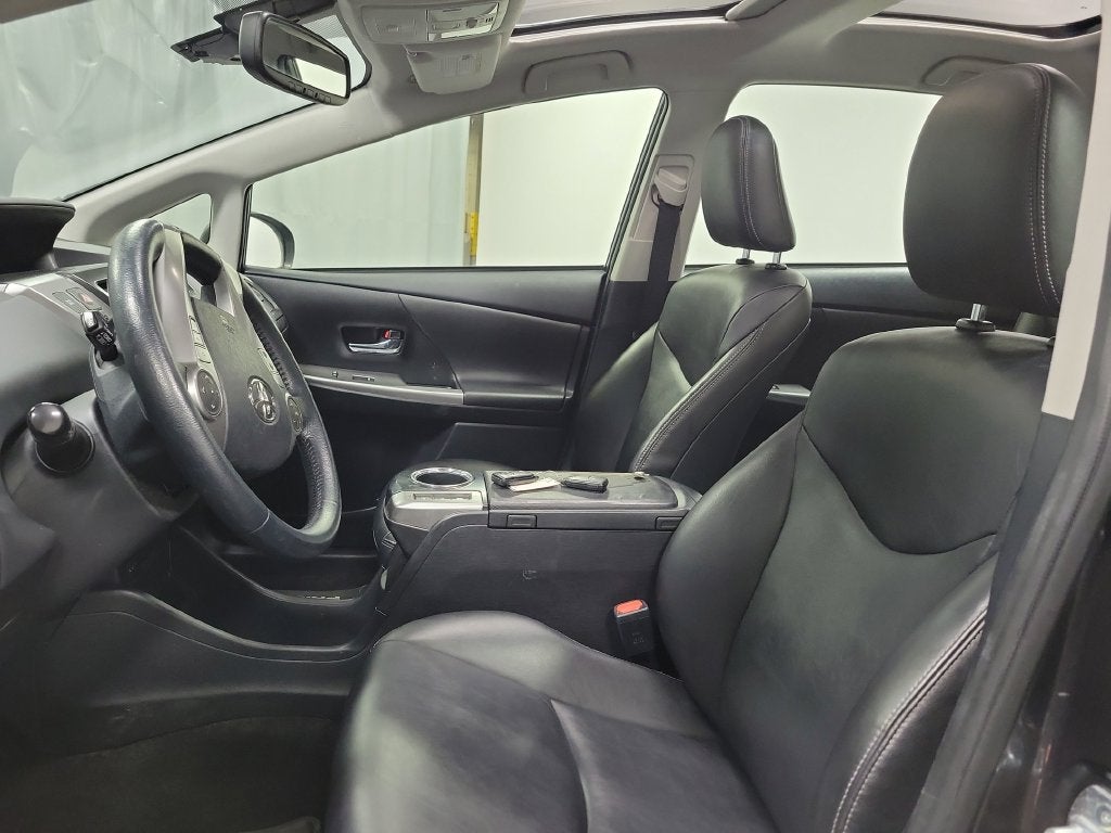 2015 Toyota Prius v Five