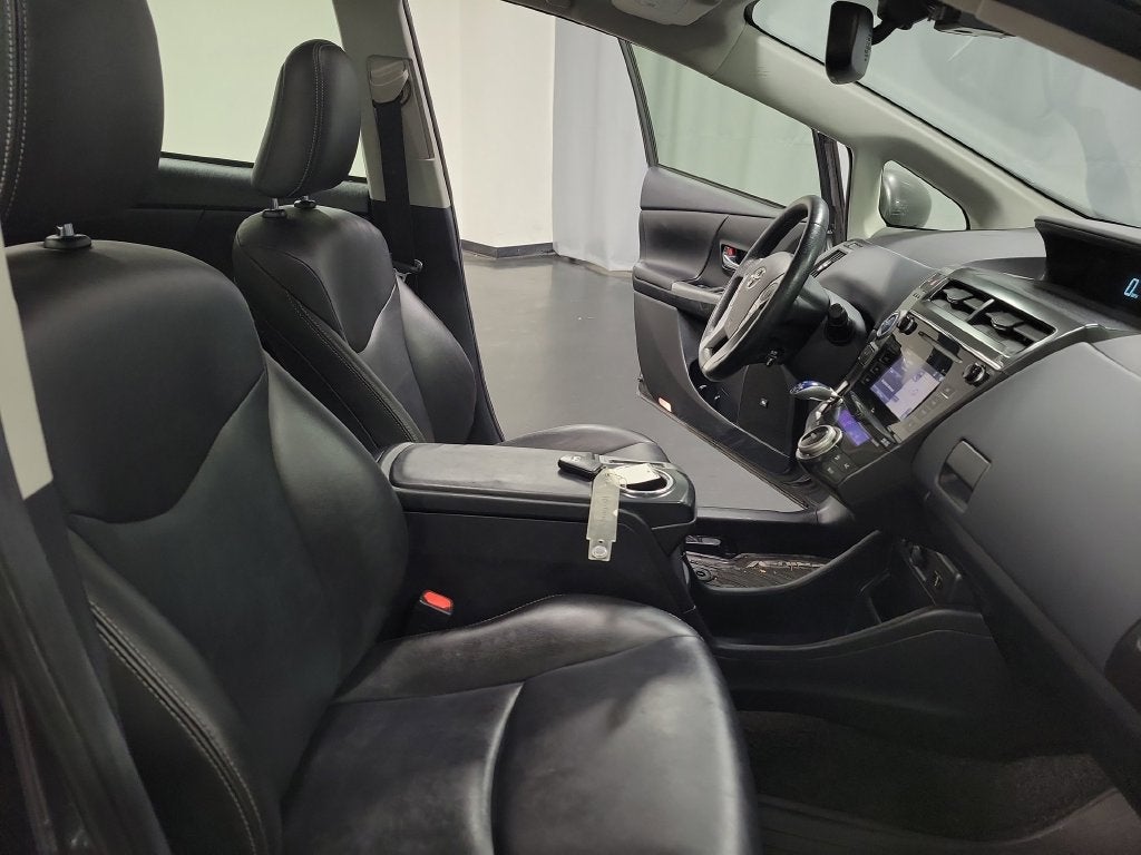 2015 Toyota Prius v Five
