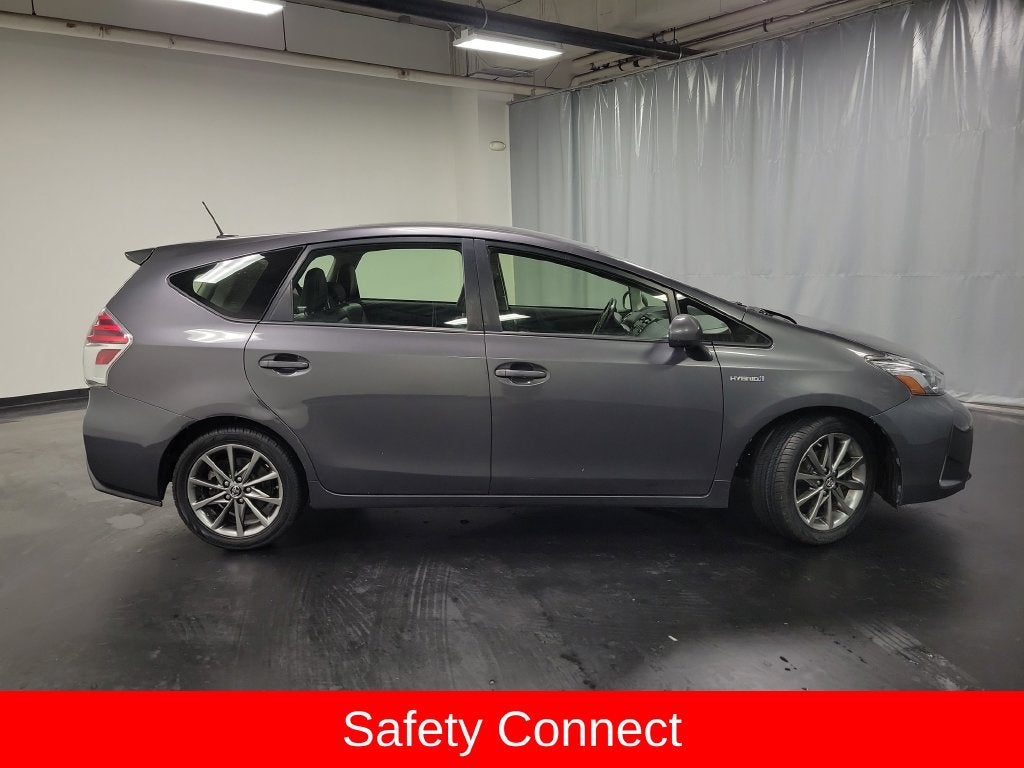 2015 Toyota Prius v Five