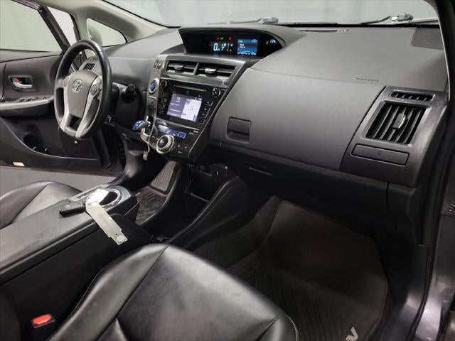 2015 Toyota Prius v Five