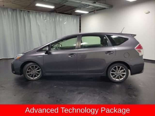 2015 Toyota Prius v Five
