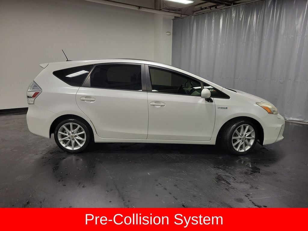 2013 Toyota Prius v Five