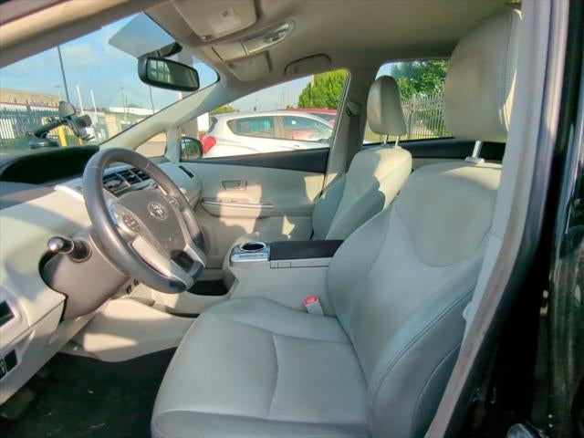 2014 Toyota Prius v Five