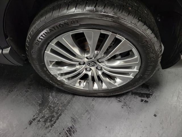 2023 Toyota Venza XLE