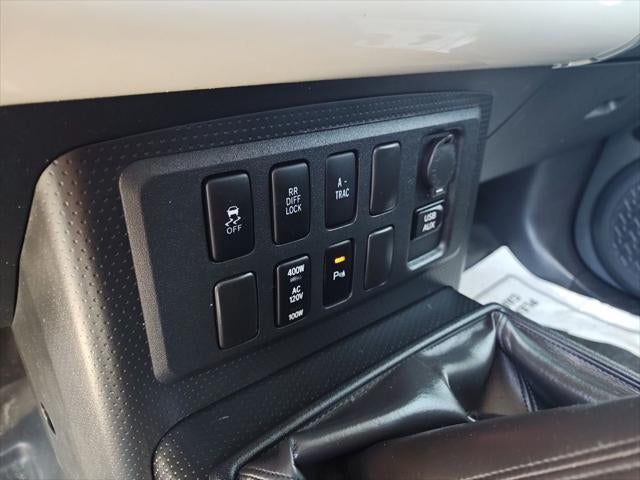 2014 Toyota FJ Cruiser Base