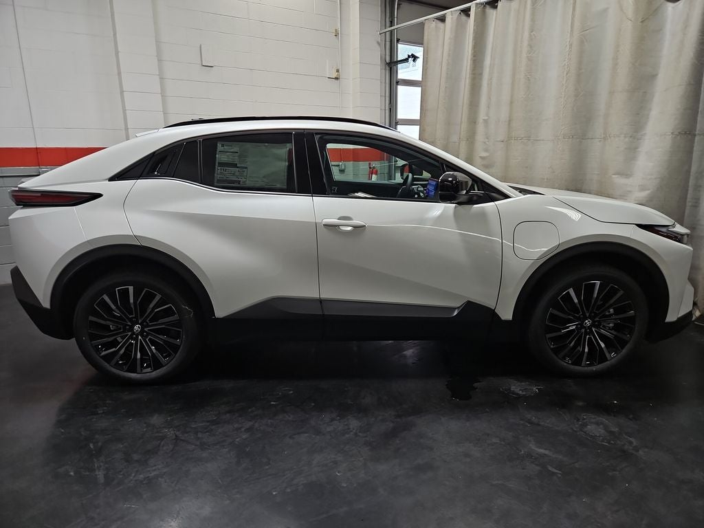 2026 Toyota C-HR XSE