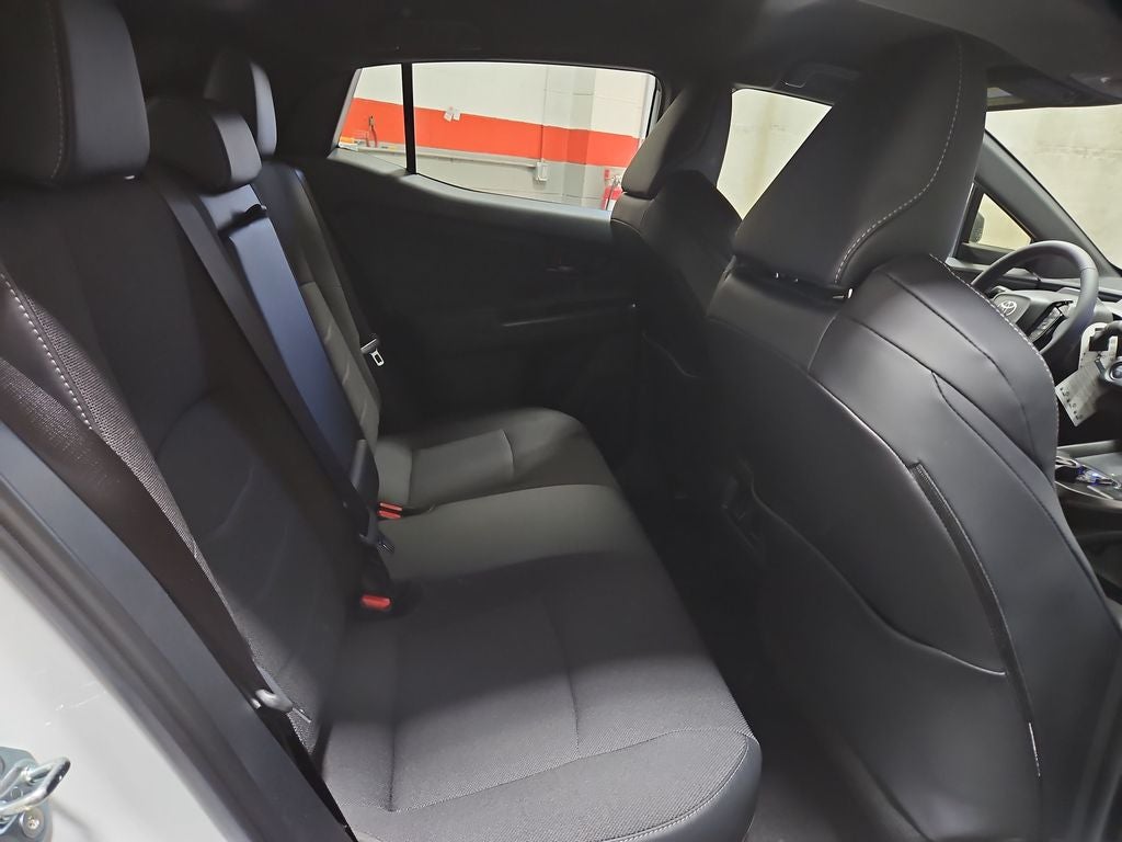 2026 Toyota C-HR SE