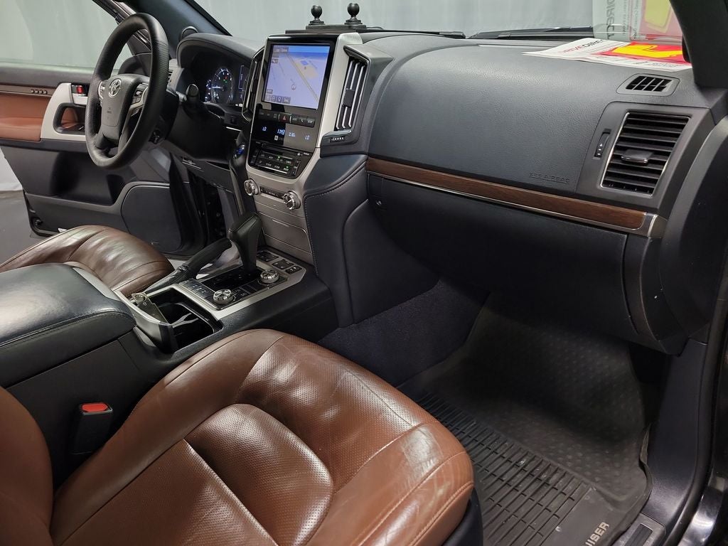 2018 Toyota Land Cruiser Base