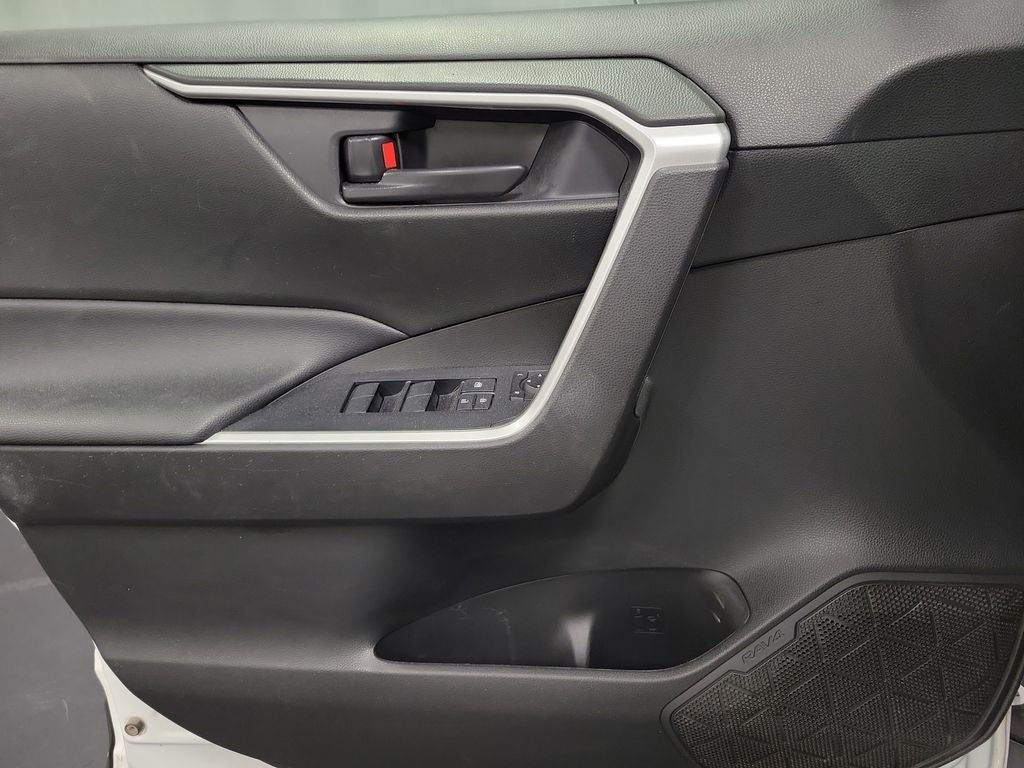 2020 Toyota RAV4 Hybrid LE