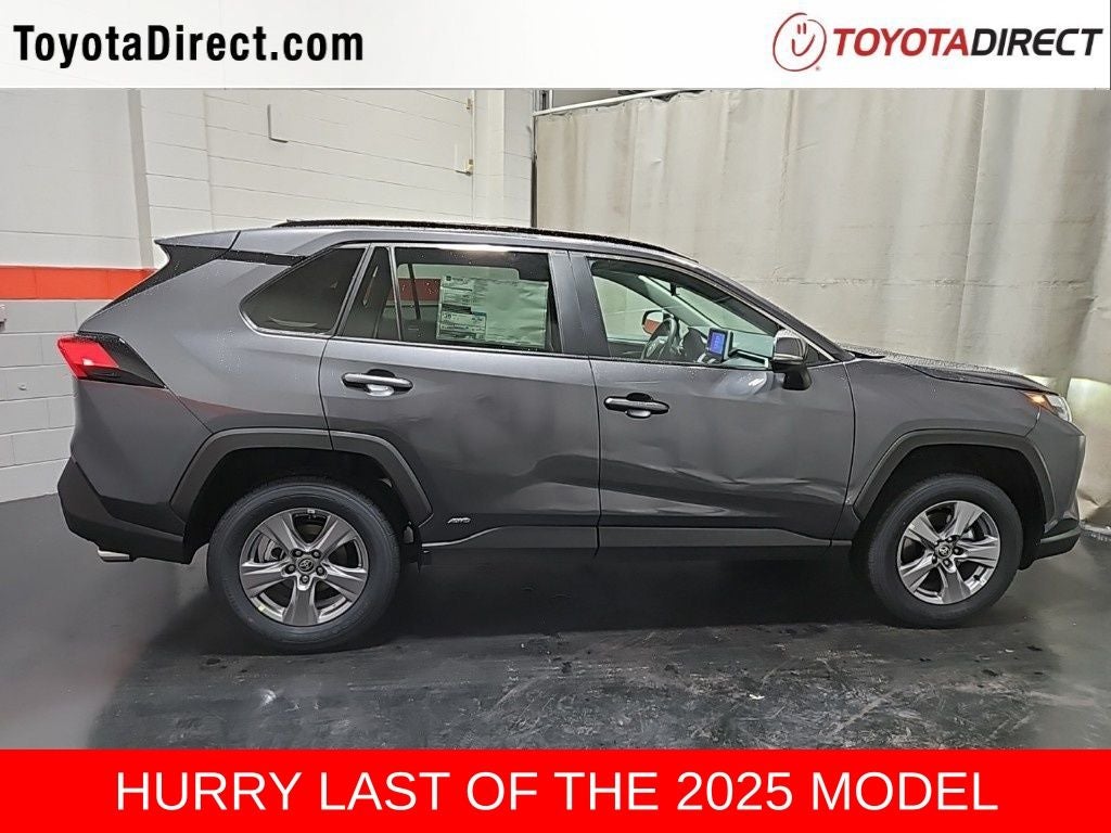 2025 Toyota RAV4 Hybrid XLE