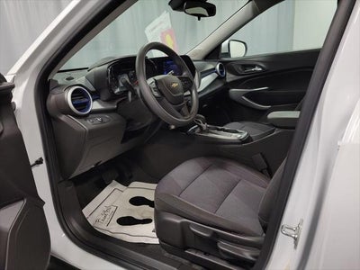 2025 Chevrolet Trax LS
