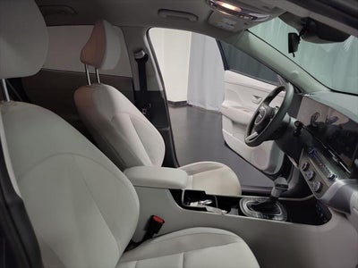 2025 Hyundai Kona SE