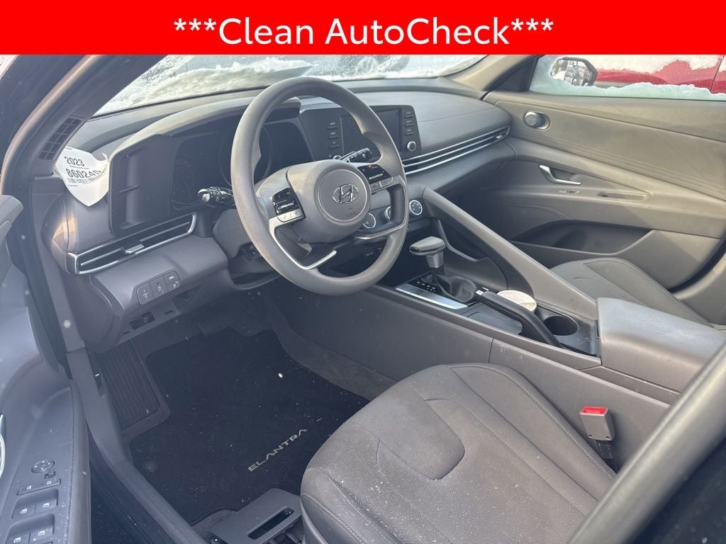 2023 Hyundai Elantra SE