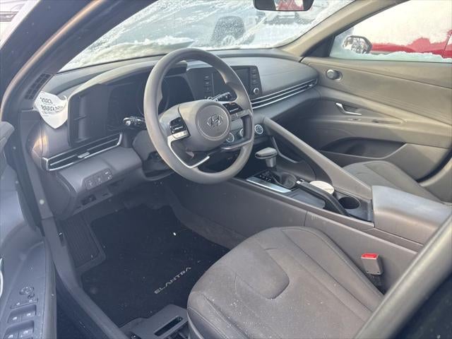 2023 Hyundai Elantra SE