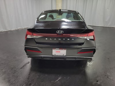 2024 Hyundai Elantra SE