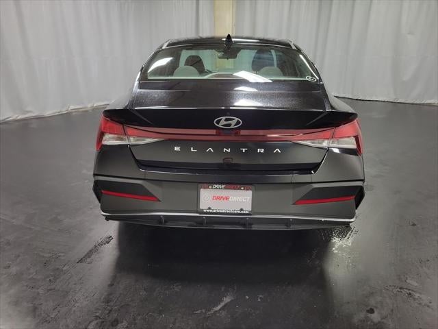 2024 Hyundai Elantra SE