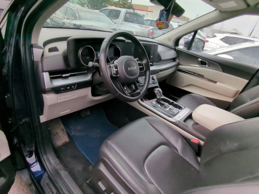 2023 Kia Carnival LX Seat Package